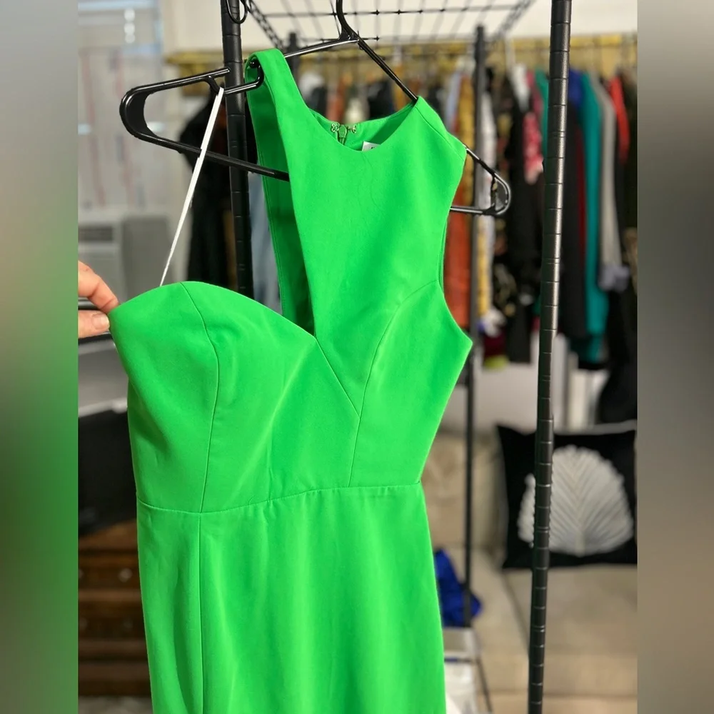 Amanda Uprichard | Revolve Gilda One-Shoulder Green Evening Gown with Thigh Slit - Picture 5 of 10